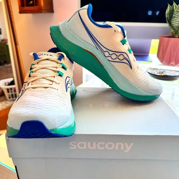 RARE! NIB Women's Saucony Speed 4 Berlin Marathon Special Edition, Size 9 - Picture 2 of 13